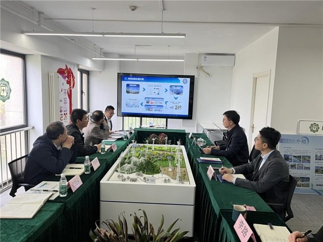 1758517736-4d9d32015fae035